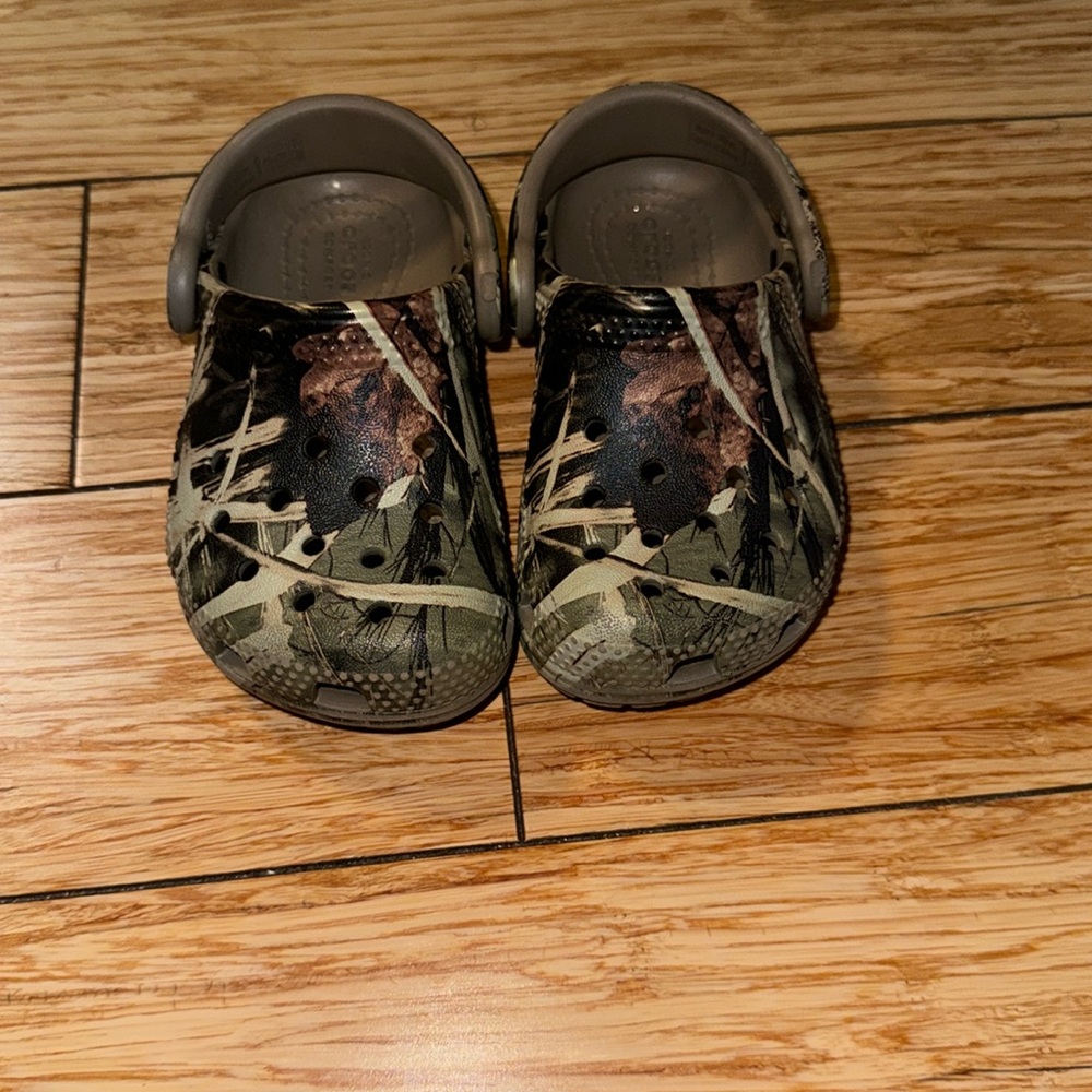 Baby crocs
